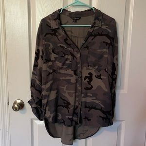 Rock & Republic blouse in green camouflage